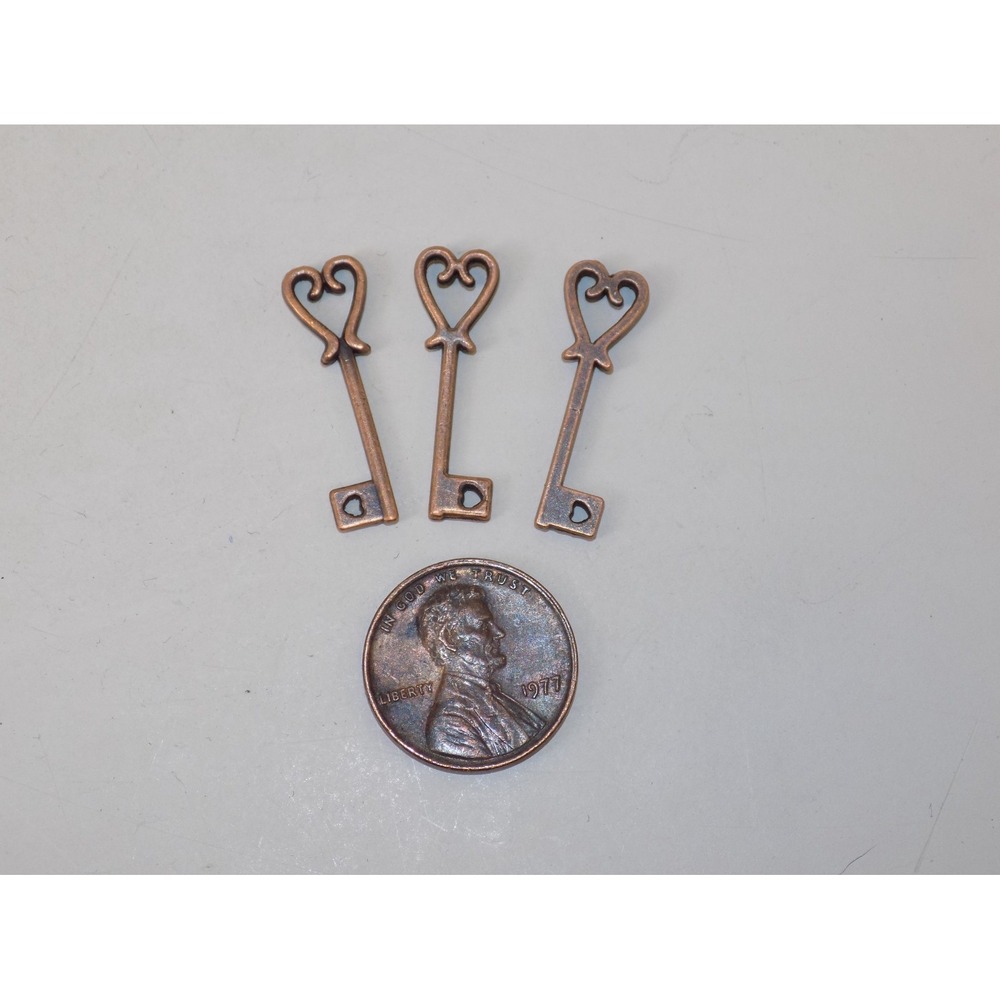 Set of 3 Small Heart Copper Skeleton Key Heart Charm or Pendant - Picture 2 of 3